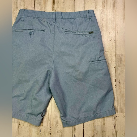 Volcom Shorts Men's Size 34 Blue Flat Front Cotton Blend - Picture 8 of 9